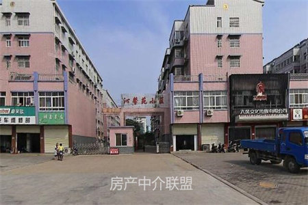 高级中学附近学区房圣都·山水城中档装修